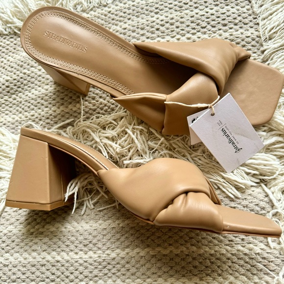 STRADIVARIUS Sandals Slip Ons NWT Size 9 Tan Puff - Picture 4 of 15